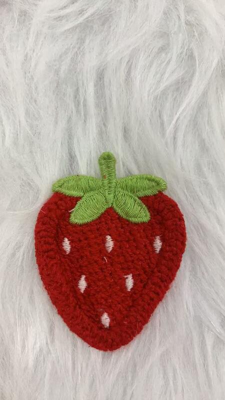 quality Fruit Strawberry Pattern Embroidery Patch Size Can Be Customized  Patch for Children's Garments and Shoe Decoration factory