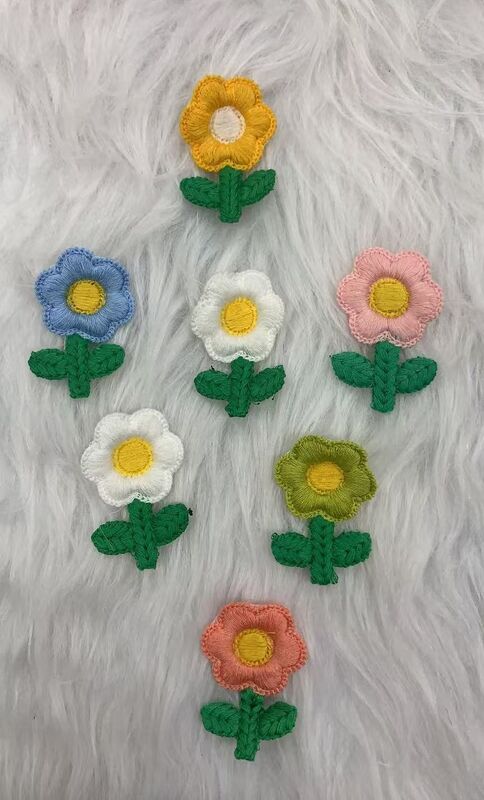 quality Small Red Flower Embroidery Applique Quality Fabric Embroidered Patch Badge Lace Accessories for Clothing factory