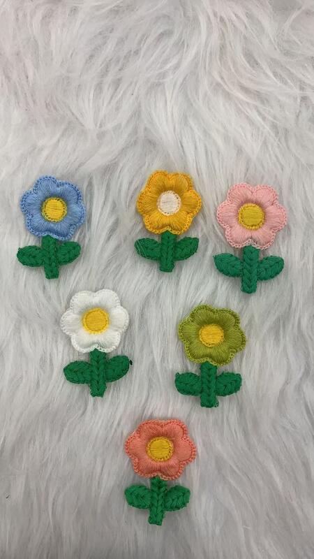 quality Small Red Flower Embroidery Applique Quality Fabric Embroidered Patch Badge Lace Accessories for Clothing factory