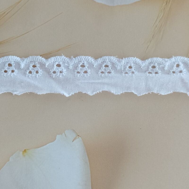 Quality 100% Cotton 2cm Chicken Embroidery Lace Trim with Vintage Sexy Design Water Soluble for Children's Garments factory