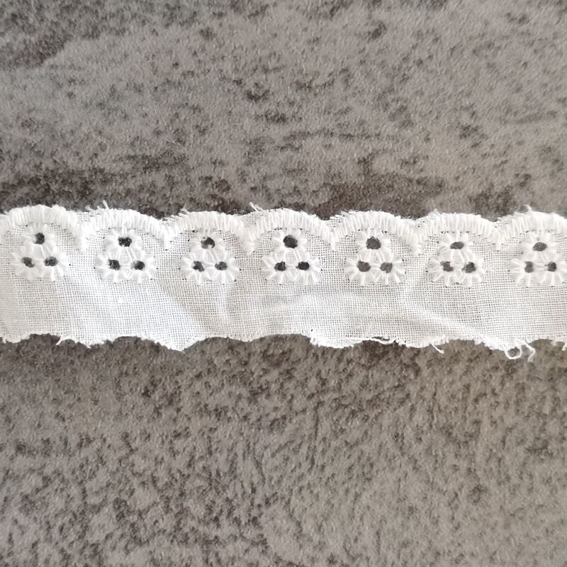 Quality 100% Cotton 2cm Chicken Embroidery Lace Trim with Vintage Sexy Design Water Soluble for Children's Garments factory