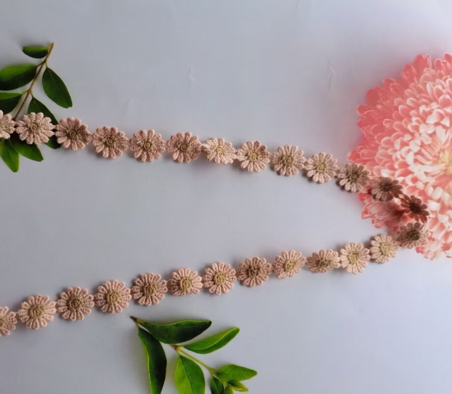Quality 1.5cm French Lace Daisy Flower Water Soluble Embroidery Trim for Children's Dresses Shoes & Bags Decoration factory