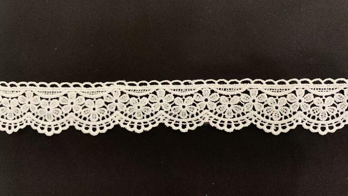 Quality White Polyester Water-Soluble Embroidery Lace Trim, Floral Scalloped Wide Lace Border for Bridal Dress, Lingerie, DIY Crafts factory