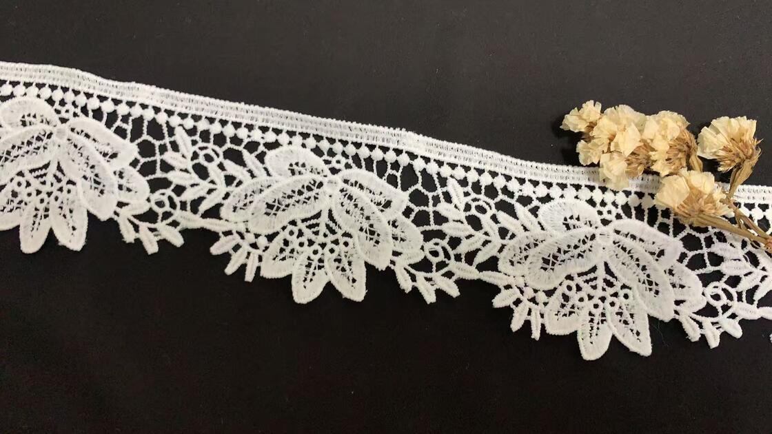 Quality 7cm Width Premium Milk Silk Floral Lace Trim with Scallop Edge and 3D Floral Pattern for Garments and DIY Crafts factory