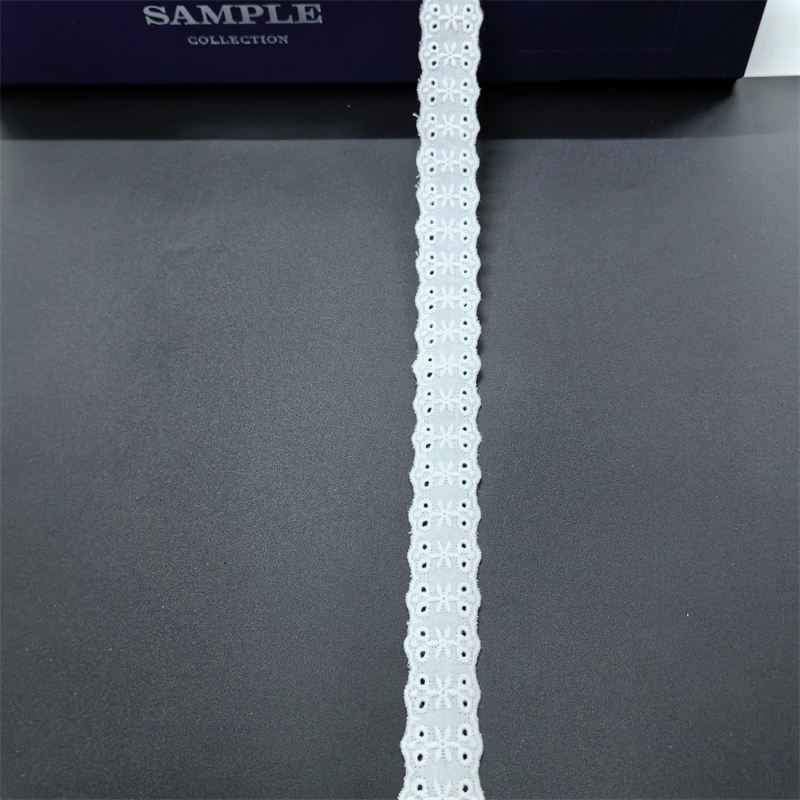 Quality 3.8 Inches Wide Cotton Lace Trim with Scalloped Edge and Floral Pattern for Dress Garment DIY factory