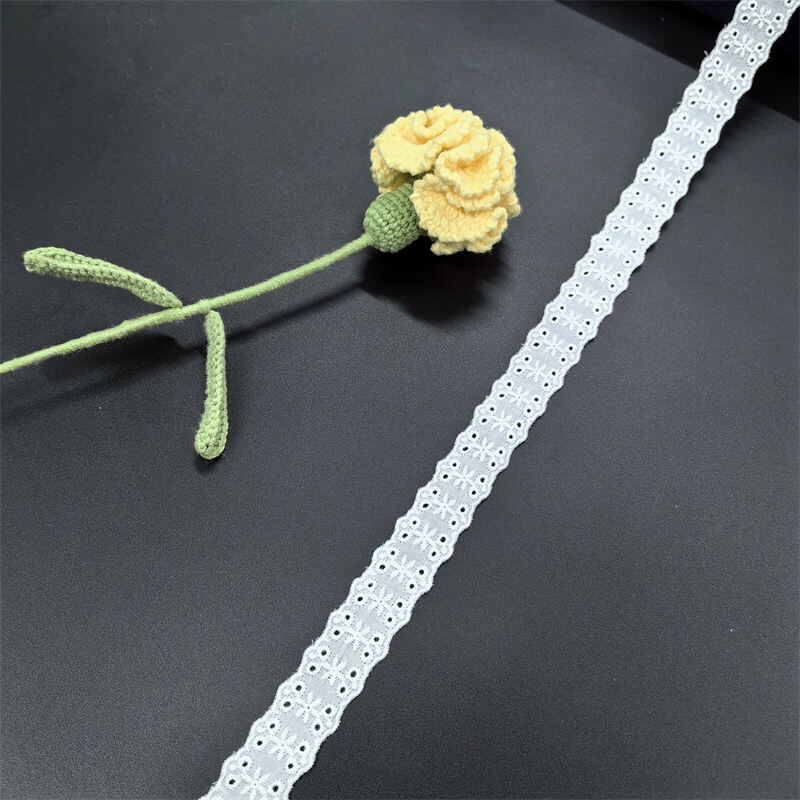 Quality 3.8 Inches Wide Cotton Lace Trim with Scalloped Edge and Floral Pattern for Dress Garment DIY factory