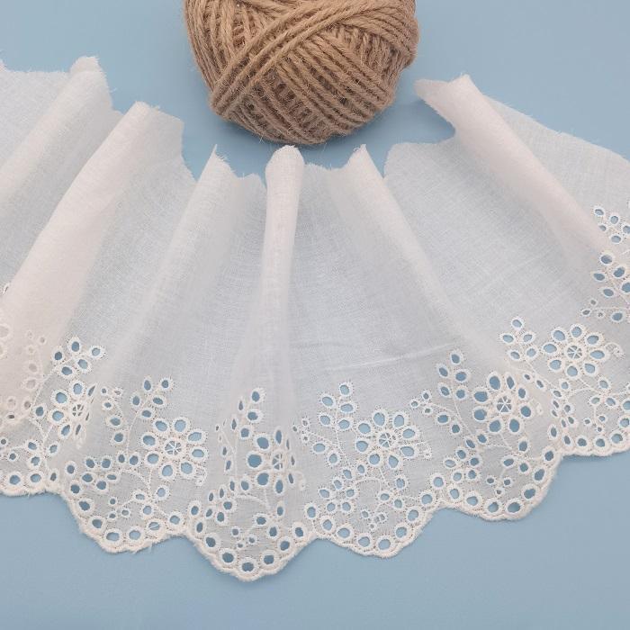 Quality White Cotton Cutwork Lace Trim with Scalloped Edge and Floral Pattern for Clothing Sewing Accessories factory