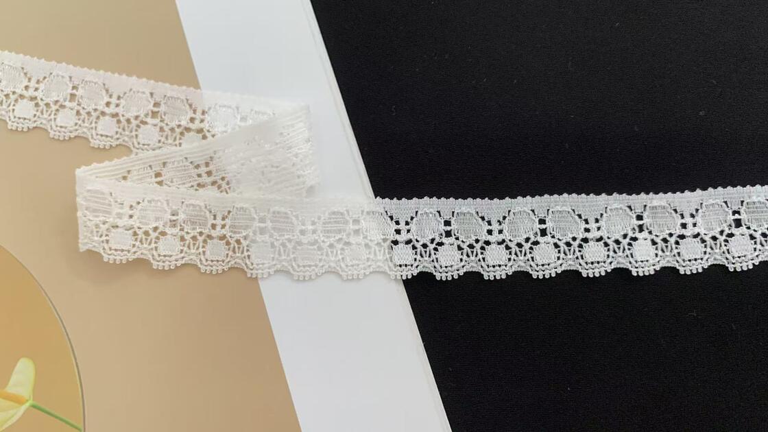 Quality 1.5cm Width Geometric Pattern Narrow Lace Trim With Sturdy Weave For Garment Hemming & Hand Craft factory