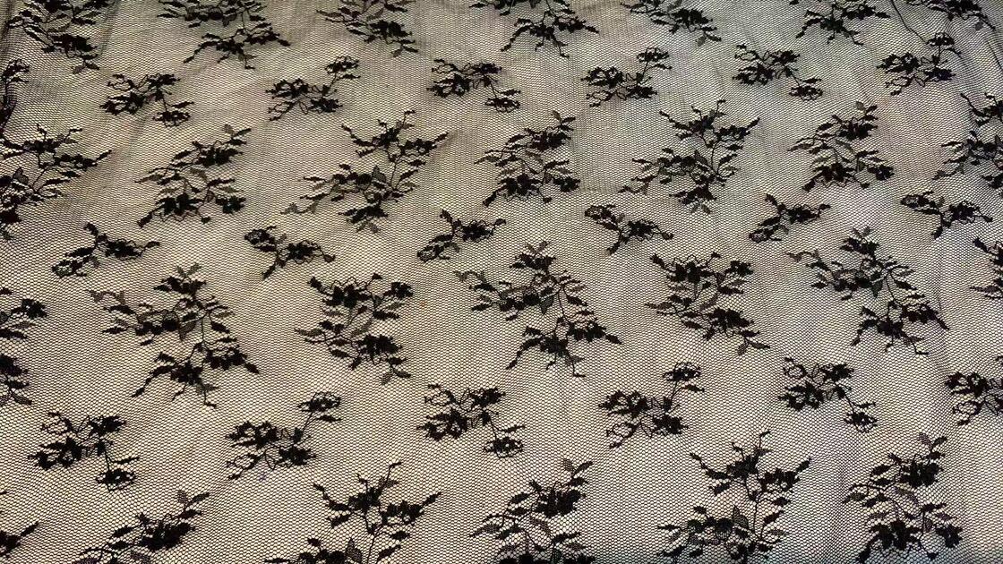 Quality Soft 100% Polyester Scattered Floral Mesh Tulle, Lightweight Small Flower Printed Sheer Net Fabric for Wedding Garment factory