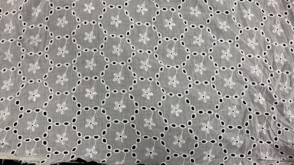 Quality 100% Cotton Eyelet Embroidery Fabric, Hollow Circle Floral Cutwork Lace for Dress Blouse Wedding Garment factory