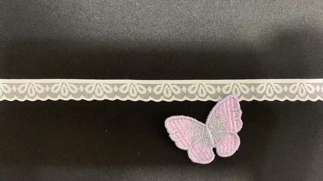 Quality 1.5cm Nylon Spandex Elastic Lace Trim with Single Scalloped Edge for Lingerie and Dress Decoration factory