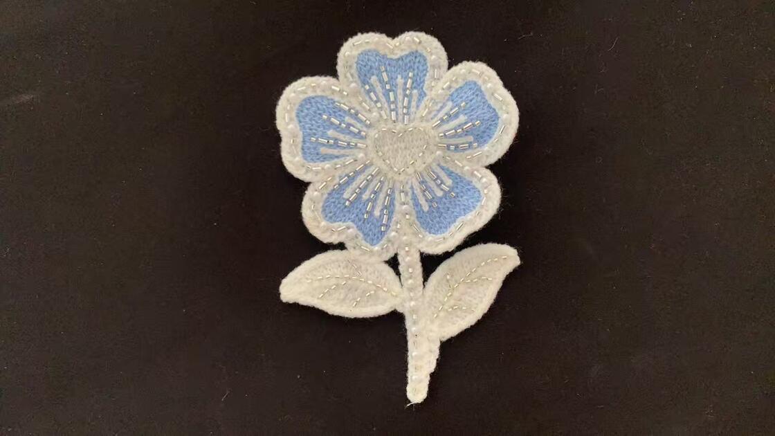 Quality Machine Towel Embroidery Lily Patch, Beaded Floral Embroidered Applique for Clothing Decoration factory