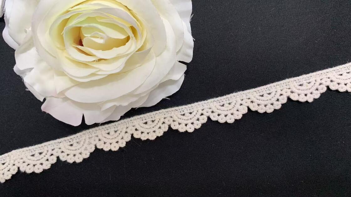 Quality Custom Design Cotton Embroidery Lace with Scalloped Edge and 1.5cm Width for Wedding Dresses factory