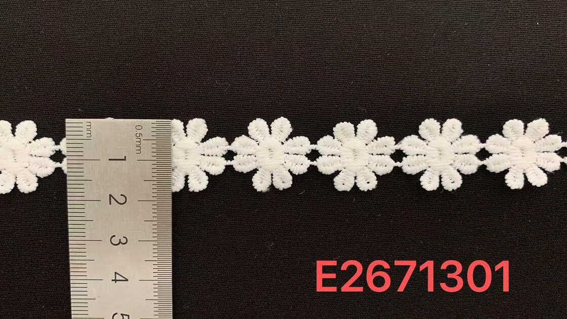 Quality Milk Yarn Chemistry Lace Trim with Connected Daisy Motifs Soft Lightweight Hollow Strip Fine Workmanship Smooth Touch Suitable for Dress Lingerie and Home Textile Various Handmade Accessory Trimming factory
