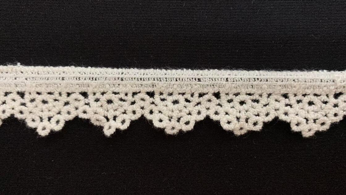 Quality Custom Design Cotton Embroidery Lace with Scalloped Edge and 2.3cm Width for Wedding Dresses factory