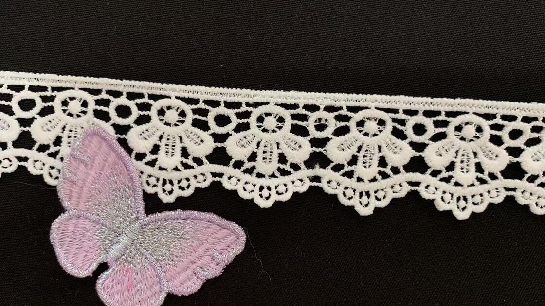 Quality 3.2cm Milk Yarn Water Soluble Lace Trim with Neat Cyclic Floral Pattern and Scalloped Bottom Edge for Dress and Lingerie factory