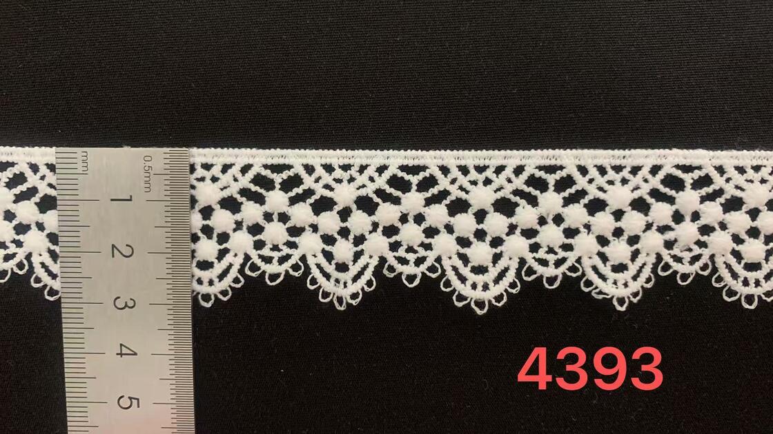 Quality 3cm Width Milk Yarn Lace Trim with Scalloped Border and Open-weave Design for Garment Decoration factory