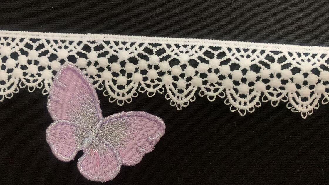 Quality 3cm Width Milk Yarn Lace Trim with Scalloped Border and Open-weave Design for Garment Decoration factory