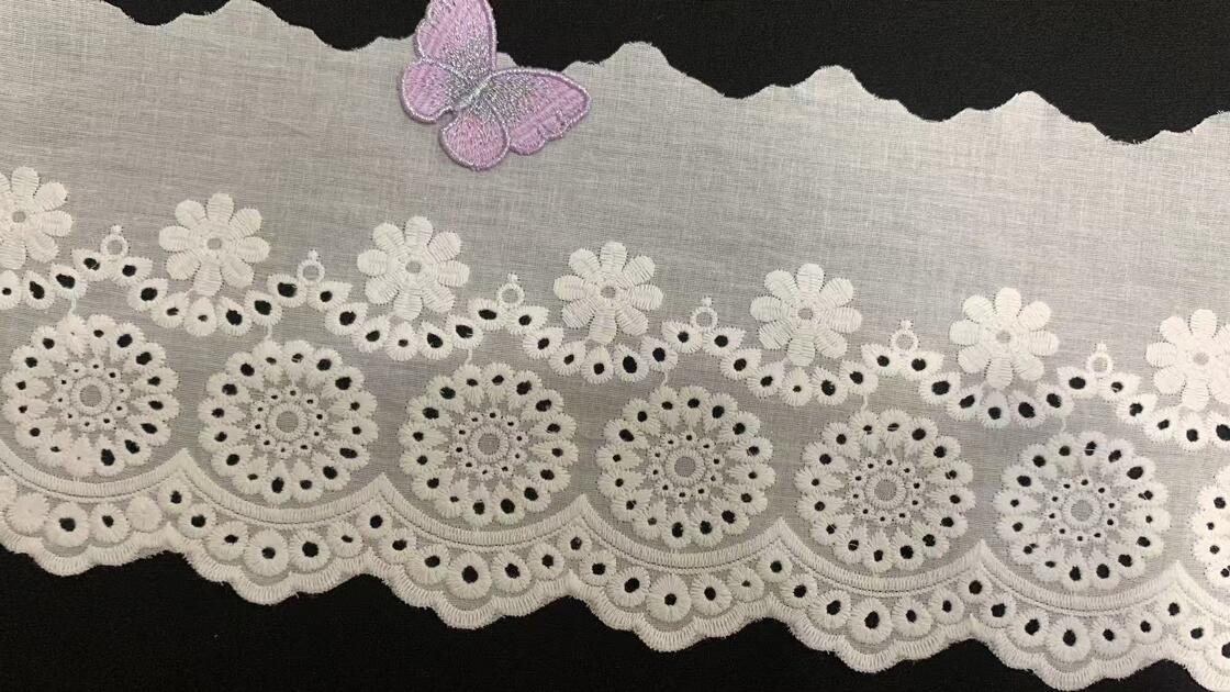 Quality Natural Cotton Chicken Embroidery Lace Trim with Stacked Flower Embroidery and Scalloped Wavy Border factory