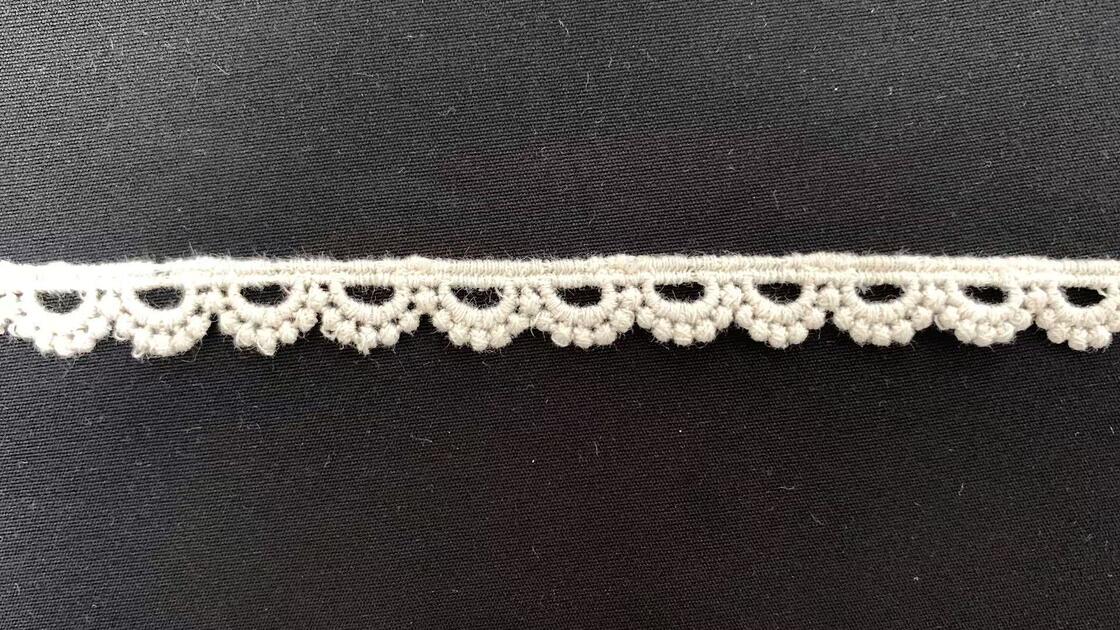 Quality Premium Cotton Water Soluble Lace Trim with Scalloped Edge and Customizable Length for Bridal Gowns factory
