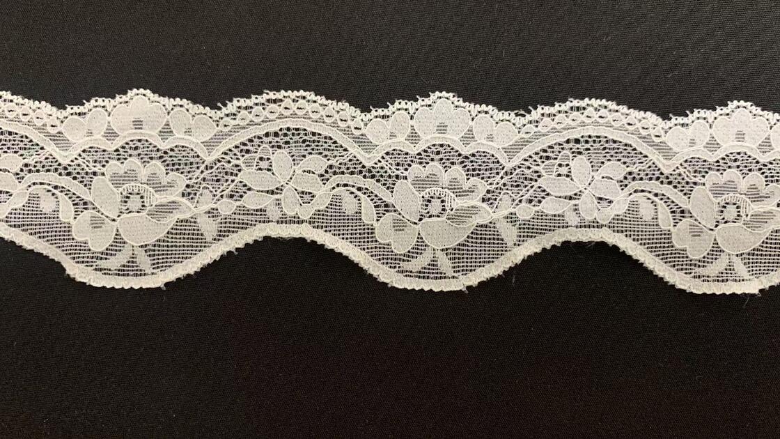 Quality 4.5cm Width Scalloped Edge Spandex Nylon Blend Stretch Lace Trim for Apparel Sewing factory