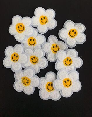 quality Handmade DIY Sunflower  Crochet Patches Embellished Clothing Accessories factory