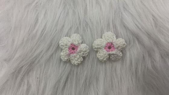 quality Handmade Crochet Knit Flower Patches for Women's Brooch Knitted Cardigans Gift Decorations factory