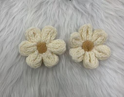 Quality Handmade 3D Knit Flower Puff Patches for Ladies DIY Embroidery Crochet Cotton Thread for Cardigan Sweaters and Hats factory