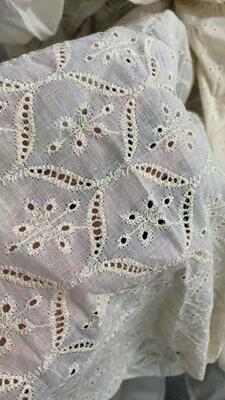 Quality Factory Wholesale All-cotton Embroidered Lace Fabric for Clothing Trimmings factory