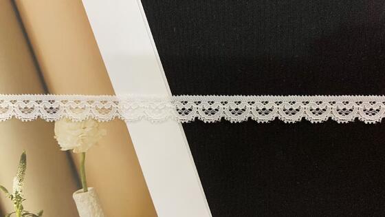 Quality 1.5cm Delicate Heart Pattern Knitted Lace Trim with Fine Openwork for Saree Border & Garments Accessories factory