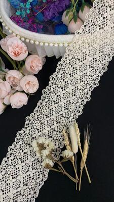 Quality Cotton Water Soluble Hollow Out Lace Trim Elegant Scalloped Edge Guipure Lace Ribbon For Dress Underwear  Decoration factory