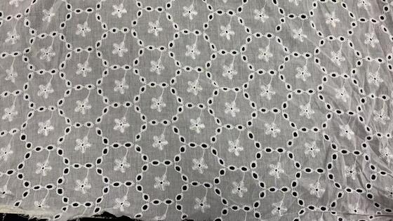 Quality 100% Cotton Eyelet Embroidery Fabric, Hollow Circle Floral Cutwork Lace for Dress Blouse Wedding Garment factory