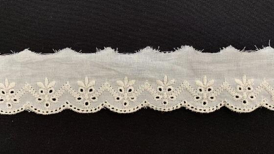 Quality Vintage Middle Eastern Cotton Lace Trim with Scalloped Edge and 3.8 Inches Width for DIY Fashion and Home Decor factory