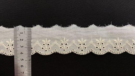 Quality Vintage Middle Eastern Cotton Lace Trim with Scalloped Edge and 3.8 Inches Width for DIY Fashion and Home Decor factory