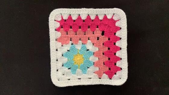 Quality Cotton/Polyester Snag-resistant embroidery patch  Crochet Flower  Square Patch, Floral Crochet Applique for Clothing Decoration factory