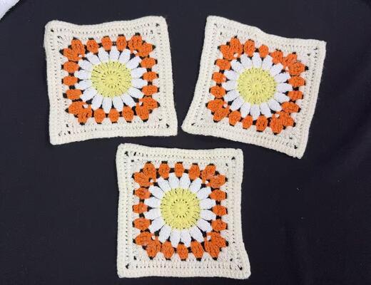 Quality Cotton/Polyester Snag-resistant embroidery patch  Crochet Flower  Square Patch, Floral Crochet Applique for Clothing Decoration factory