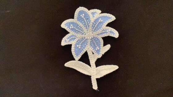 Quality Machine Towel Embroidery Lily Patch, Beaded Floral Embroidered Applique for Clothing Decoration factory