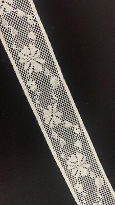 Quality Cotton Embroider Lace Trim Vintage Small Floral Net Mesh Lace Border for Garment Decoration factory