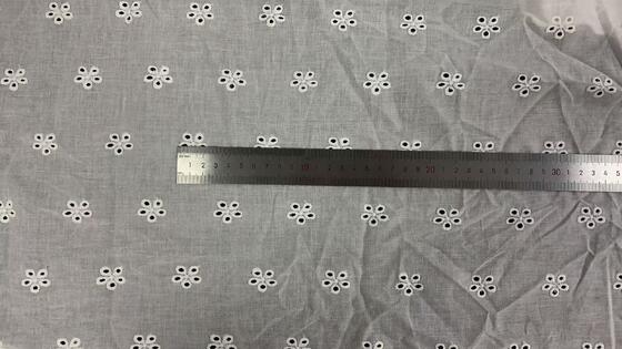 Quality Cotton Eyelet Cutwork Fabric, All‑Over Floral Embroidery with Decorative Scalloped Edge for Dress Sewing factory