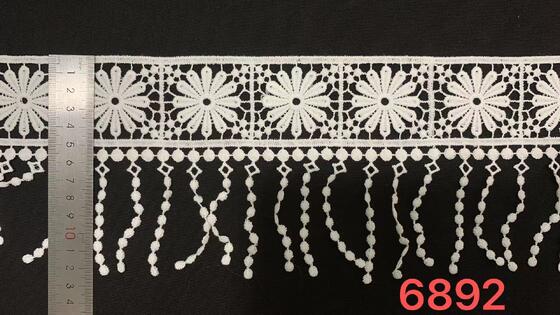 Quality Milk Yarn Chemical Lace Trim, Daisy Floral Water‑Soluble Embroidery Lace with Tassel Fringe for Garment Decoration factory