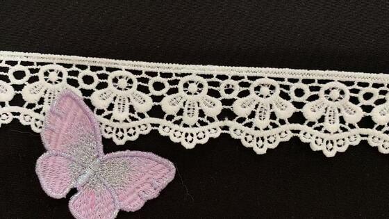 Quality 3.2cm Milk Yarn Water Soluble Lace Trim with Neat Cyclic Floral Pattern and Scalloped Bottom Edge for Dress and Lingerie factory